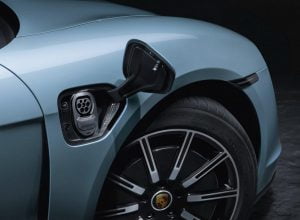 a2f5cbbf-porsche-taycan-4s-03