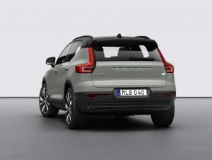 dd621b50-volvo-xc40-ev-recharge-09