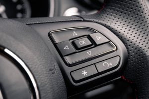 dfe08adc-2020-mg-hs-uk-spec-46