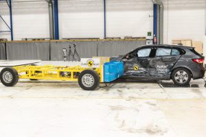 0df7d567-2019-bmw-1-series-euro-ncap-4