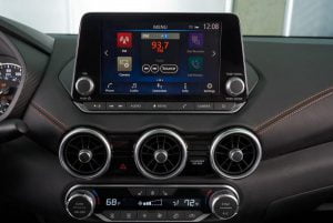 2020-Nissan-Sentra-7