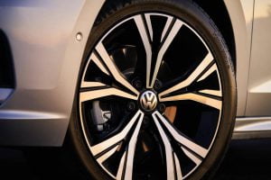 2020-VW-Passat-US-spec-27