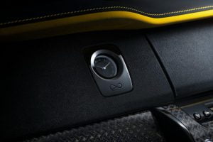 2020-rolls-royce-cullinan-black-badge-20