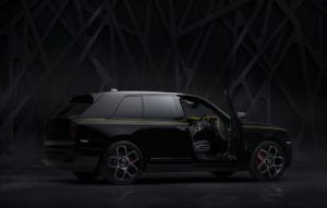 2020-rolls-royce-cullinan-black-badge-4