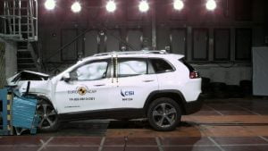 24526e31-2019-jeep-cherokee-euro-ncap-7