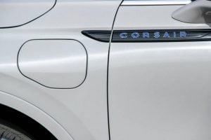 All-new-Lincoln-Corsair-Grand-Touring-PHEV-in-Ceramic-Pearl-2