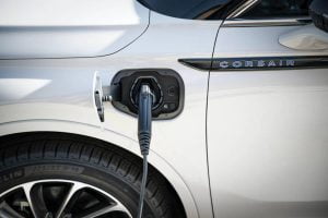 All-new-Lincoln-Corsair-Grand-Touring-PHEV-in-Ceramic-Pearl-3