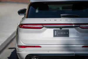 All-new-Lincoln-Corsair-Grand-Touring-PHEV-in-Ceramic-Pearl-5