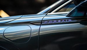 All-new-Lincoln-Corsair-Grand-Touring-PHEV-in-Flight-Blue-10