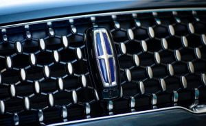 All-new-Lincoln-Corsair-Grand-Touring-PHEV-in-Flight-Blue-11