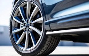 All-new-Lincoln-Corsair-Grand-Touring-PHEV-in-Flight-Blue-13