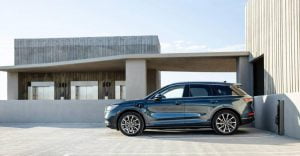 All-new-Lincoln-Corsair-Grand-Touring-PHEV-in-Flight-Blue-2