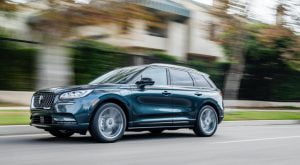 All-new-Lincoln-Corsair-Grand-Touring-PHEV-in-Flight-Blue-23