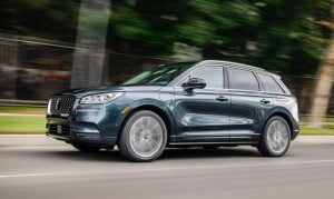 All-new-Lincoln-Corsair-Grand-Touring-PHEV-in-Flight-Blue-27