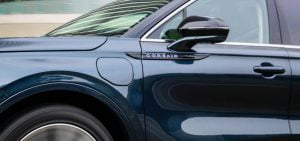 All-new-Lincoln-Corsair-Grand-Touring-PHEV-in-Flight-Blue-33