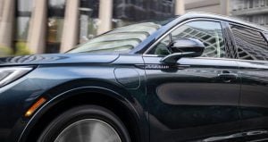 All-new-Lincoln-Corsair-Grand-Touring-PHEV-in-Flight-Blue-34