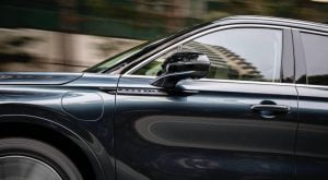 All-new-Lincoln-Corsair-Grand-Touring-PHEV-in-Flight-Blue-35