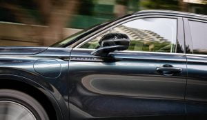 All-new-Lincoln-Corsair-Grand-Touring-PHEV-in-Flight-Blue-36