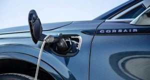 All-new-Lincoln-Corsair-Grand-Touring-PHEV-in-Flight-Blue-7