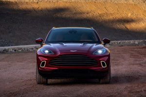 Aston-Martin-DBX_04