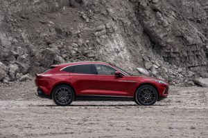 Aston-Martin-DBX_06