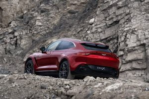 Aston-Martin-DBX_15