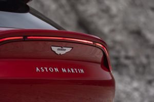 Aston-Martin-DBX_16