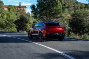 Aston-Martin-DBX_21