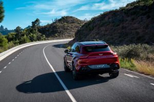 Aston-Martin-DBX_22