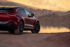 Aston-Martin-DBX_24