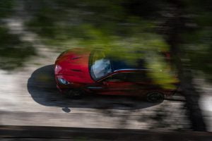 Aston-Martin-DBX_30