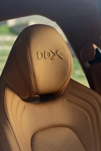 Aston-Martin-DBX_32
