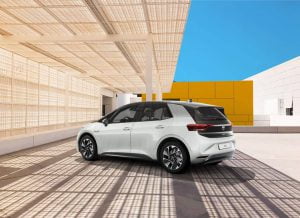 FIRST_Interior_Schwarz_Gletscherweiss_2YA1XX_ConfigureExterior2