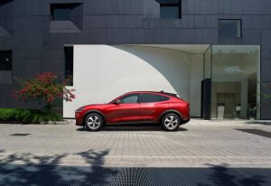 FORD_MUSTANG_MACH-E_02-LOW