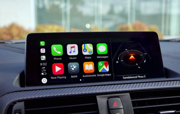 1213-drv-nws-bmw-carplay