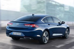 2020-Opel-Insignia-2