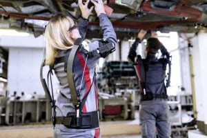 Audi-Exoskeleton-02