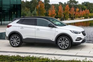 Opel-Grandland-X-PHEV-front-wheel-drive-2