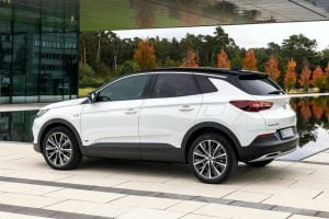 Opel-Grandland-X-PHEV-front-wheel-drive-3