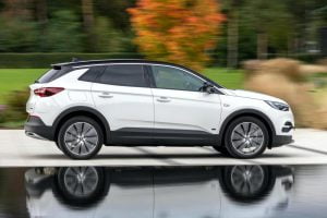 Vauxhall-Grandland-X-PHEV-front-wheel-drive-2
