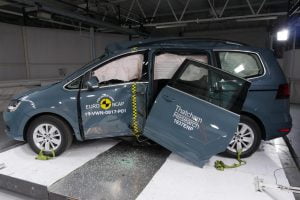 euro-ncap-2019-volkswagen-sharan-1