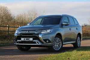 mitsubishi-outlander-phev-reflex-plus-uk-1