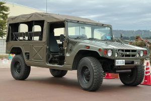 1024px-JGSDF_Koukidousha_(TOYOTA)_1