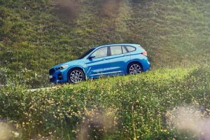 2020-BMW-X1-xDrive25e-12