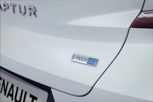 2020-Renault-Captur-E-Tech-plug-in-hybrid-6