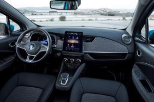 21231673_2019_-_New_Renault_ZOE_tests_drive_in_Sardinia