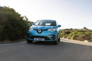 21231706_2019_-_New_Renault_ZOE_tests_drive_in_Sardinia