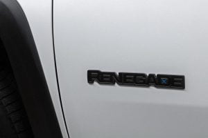 Jeep-Renegade-Compass-4XE-First-Edition-06
