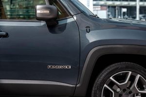 Jeep-Renegade-Compass-4XE-First-Edition-10