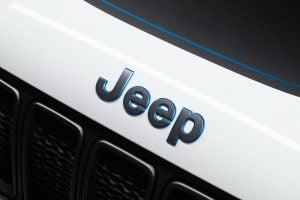 Jeep-Renegade-Compass-4XE-First-Edition-11